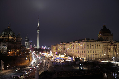 05.12.2025<br>Weihnachtsmarkt am Humboldt Forum in Berlin