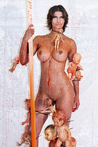 Kunstperformance Babydoll Fashion by Micaela Schäfer in Berlin
