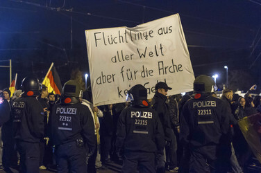 Neonazi-Demo gegen Flüchtlinge, Berlin