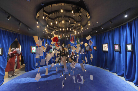 Ausstellung 'A Bunch of Stuff -Tokyo' von Johnny Depp in Tokio