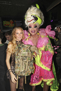 Eröffnung von Olivias Dschungel Bar in Hamburg