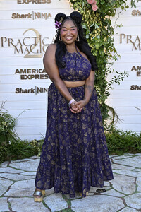 Filmpremiere 'Practical Magic 2 - Zauberhafte Schwestern' in Los Angeles