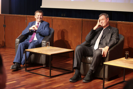 Sven Schulze und Markus Söder beim Landtagswahlkampf in Sachsen-Anhalt in Wernigerode