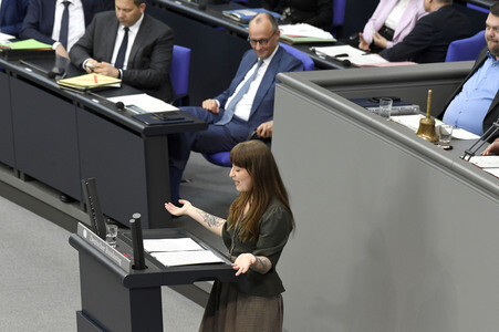 64. Sitzung des Deutschen Bundestages in Berlin