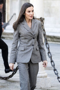 Königin Letizia von besucht die Universität Alcalá in Alcalá de Henares