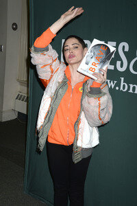 Buchsignierstunde mit Rose McGowan Book in New York