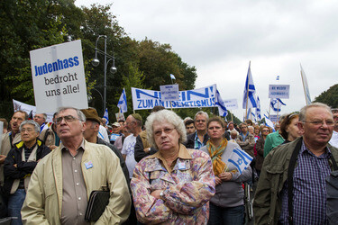 'Deutschland steht auf: Nie wieder Judenhass!' Demonstration, Berlin