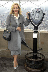 J.K. Rowling beleuchtet das Empire State Building, New York