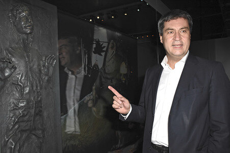 Markus Söder besucht 'Star Wars Identities' in München