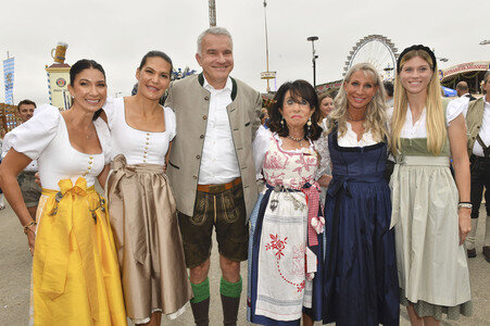 Regines Damenwiesn beim Oktoberfest 2025 in München
