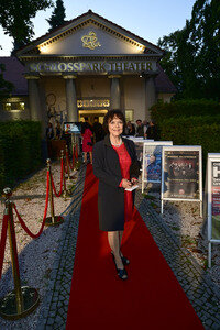 Theaterpremiere 'Der eingebildet Kranke' und 90. Geburtstag von Dieter Hallervorden in Berlin