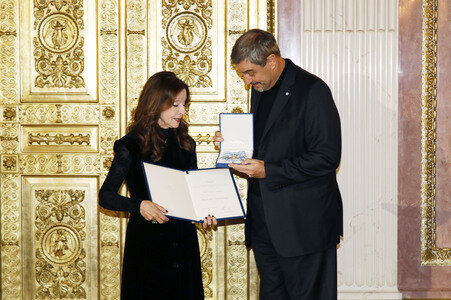 Verleihung des  Bayerischen Verdienstordens an  Vicky Leandros in München