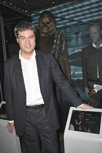 Markus Söder besucht 'Star Wars Identities' in München