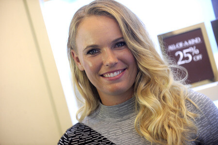 Caroline Wozniacki Präsentiert Godiva Softeisin New York