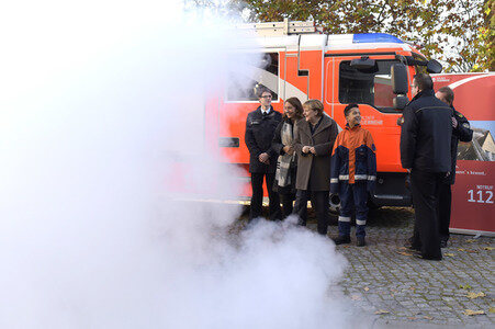Angela Merkel besucht Jugendfeuerwehr in Berlin