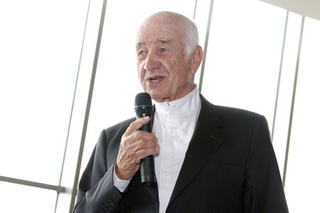 Ausstellungseröffnung 'Menschheitszirkus' in Ahrenshoop