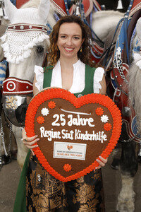 Regines Damenwiesn beim Oktoberfest 2025 in München