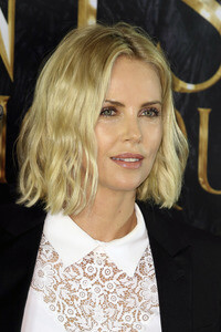 Photocall zu 'The Huntsman & the Ice Queen' in Hamburg