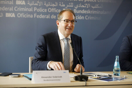 Pressekonferenz 'Bundeslagebilder Organisierte Kriminalität und Rauschgift' in Wiesbaden