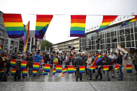 Mahnwache für die Opfer des Terror-Anschlags von Orlando in Köln