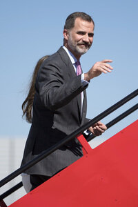 Königin Letizia und König Felipe beim Abflug am Flughafen Madrid-Barajas