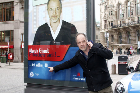 Plakatkampagne der Polizei mit Marek Erhardt in Hamburg