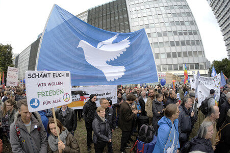 'Die Waffen nieder!' Demo in Berlin