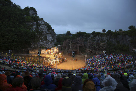 Premiere von 'Der Schatz im Silbersee' in Bad Segeberg