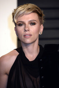 Vanity Fair Oscar Party 2017 in Beverly Hills