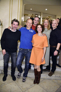 Theaterpremiere 'Und Gott sprach: Wir müssen reden!' in Berlin