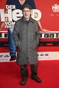 Filmpremiere 'Der Held vom Bahnhof Friedrichstraße' in Berlin