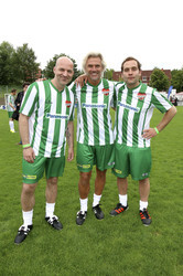 Charity-Fußballspiel 'Kicken mit Herz' in Hamburg