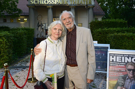 Theaterpremiere 'Der eingebildet Kranke' und 90. Geburtstag von Dieter Hallervorden in Berlin