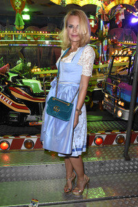 Almauftrieb in Käfers Wiesn-Schänke auf dem Oktoberfest 2018 in München
