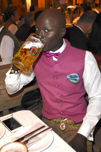 In Käfers Wiesn-Schänke auf dem Oktoberfest 2018 in München