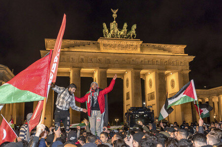 Pro-Palaestina Demonstration gegen die Anerkennung Jerusalems als Israels Hauptstadt in Berlin