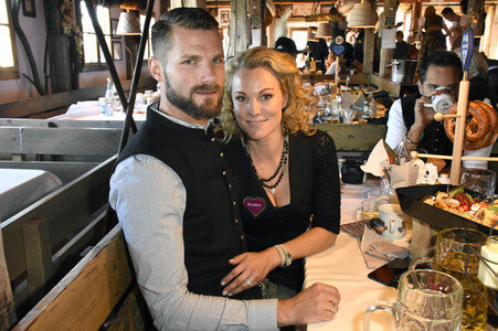 BMW Wiesn Sport-Stammtisch in Käfers Wiesn-Schänke beim Oktoberfest 2018 in München