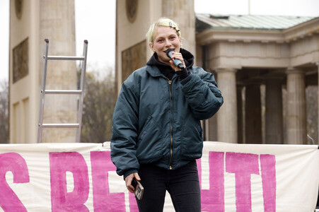 Kundgebung 'Es reicht! Sexualisierte Gewalt stoppen' in Berlin