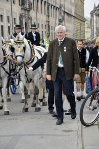 Trachten- und Schützenzug 2015 in München
