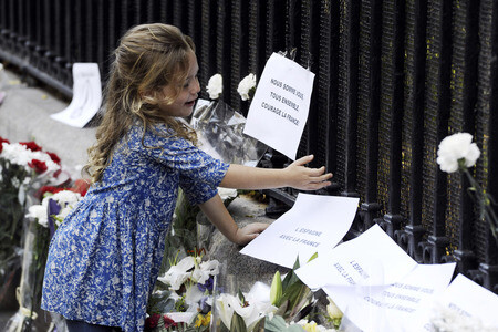 Madrid in Trauer um Opfer der Terroranschläge in Paris