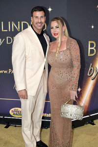 Weltpremiere der 'Blinded by Delight' Grand Show 2025 in Berlin