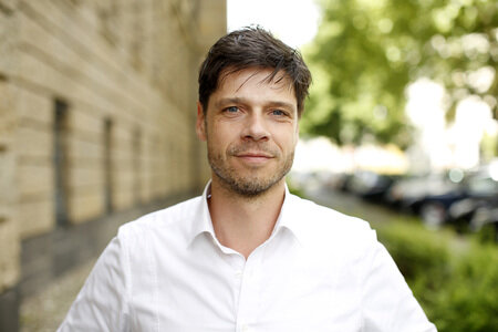 Stephen Dürr vor dem Arbeitsgericht in Köln