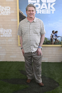 Filmpremiere 'The End of Oak Street' in Burbank