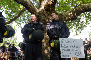 Demonstration für das Bleiberecht der Flüchtlinge aus der Gerhart-Hauptmann-Schule, Berlin