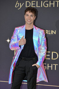 Weltpremiere der 'Blinded by Delight' Grand Show 2025 in Berlin