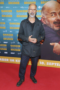 Filmpremiere 'Ganzer halber Bruder' in Hamburg