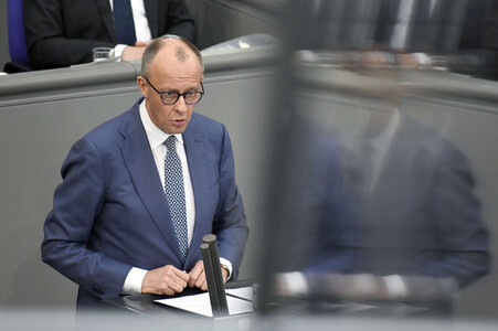 64. Sitzung des Deutschen Bundestages in Berlin