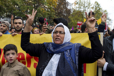 Demo für Kobane in Wedding, Berlin
