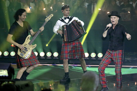 TV-Show 'Silvester-Schlagerbooom 2026 live - Die Wunderlichtershow!' in München