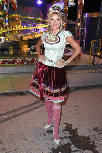 Almauftrieb in Käfers Wiesn-Schänke auf dem Oktoberfest 2018 in München